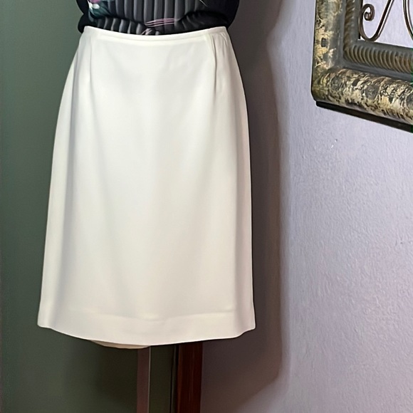 Casual Corner Skirts Casual Corner Winter White Aline Style Lined
